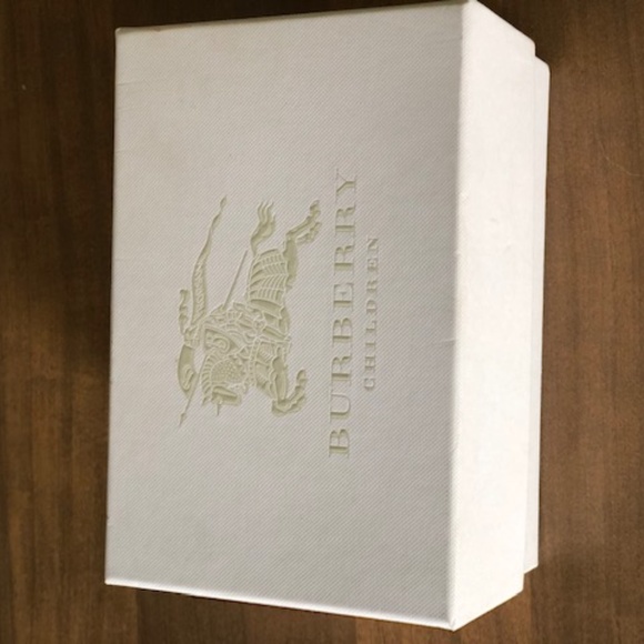 Burberry Other - BURBERRY CHLIDERN SHOE SIZE 23